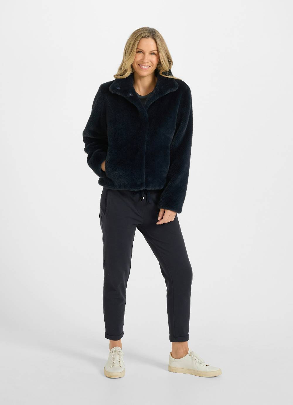 Juvia Faux Fur - Jacke Blitzverkäufe