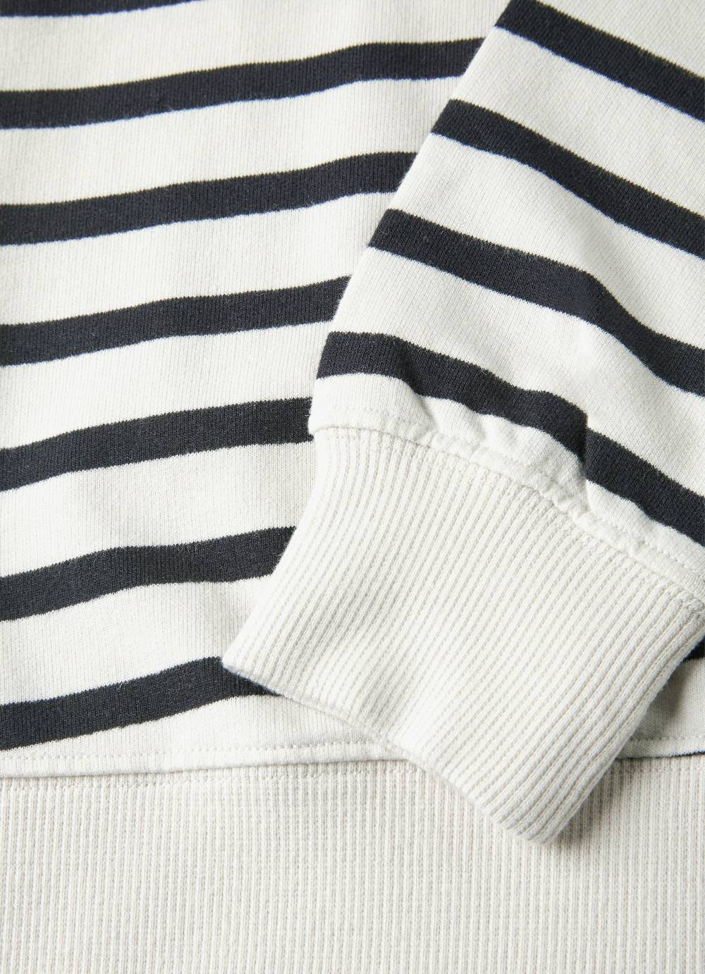 Juvia Hoodie Schlussverkauf