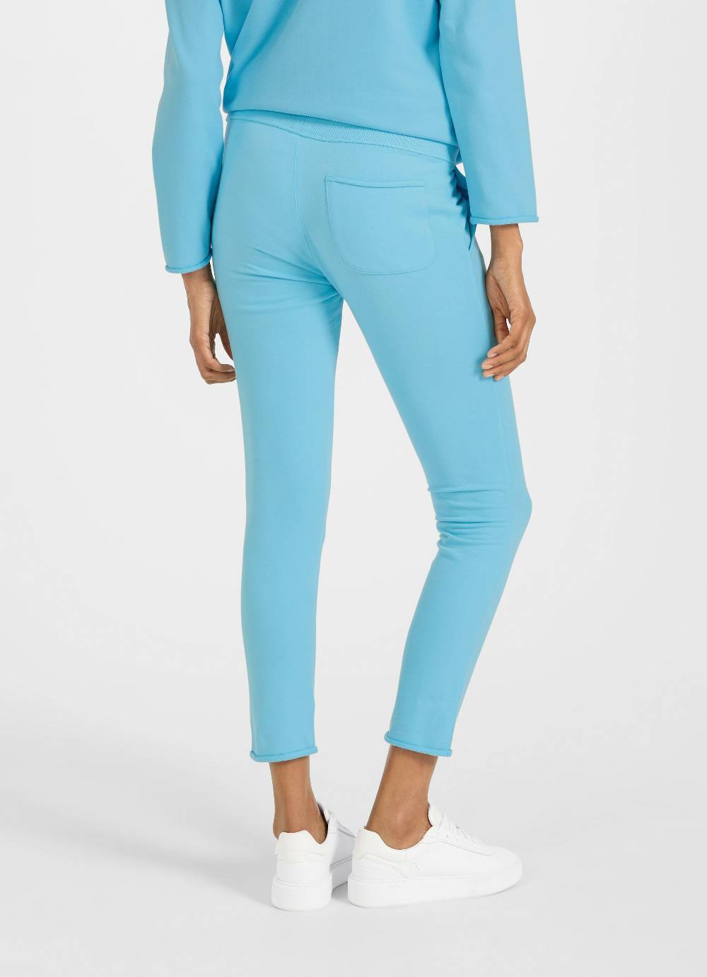 Juvia Slim Fit - Sweatpants Begrenzt auf 3 Tage
