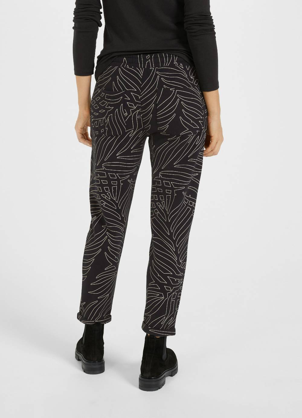 Juvia Casual Fit - Sweatpants Exklusive Angebote