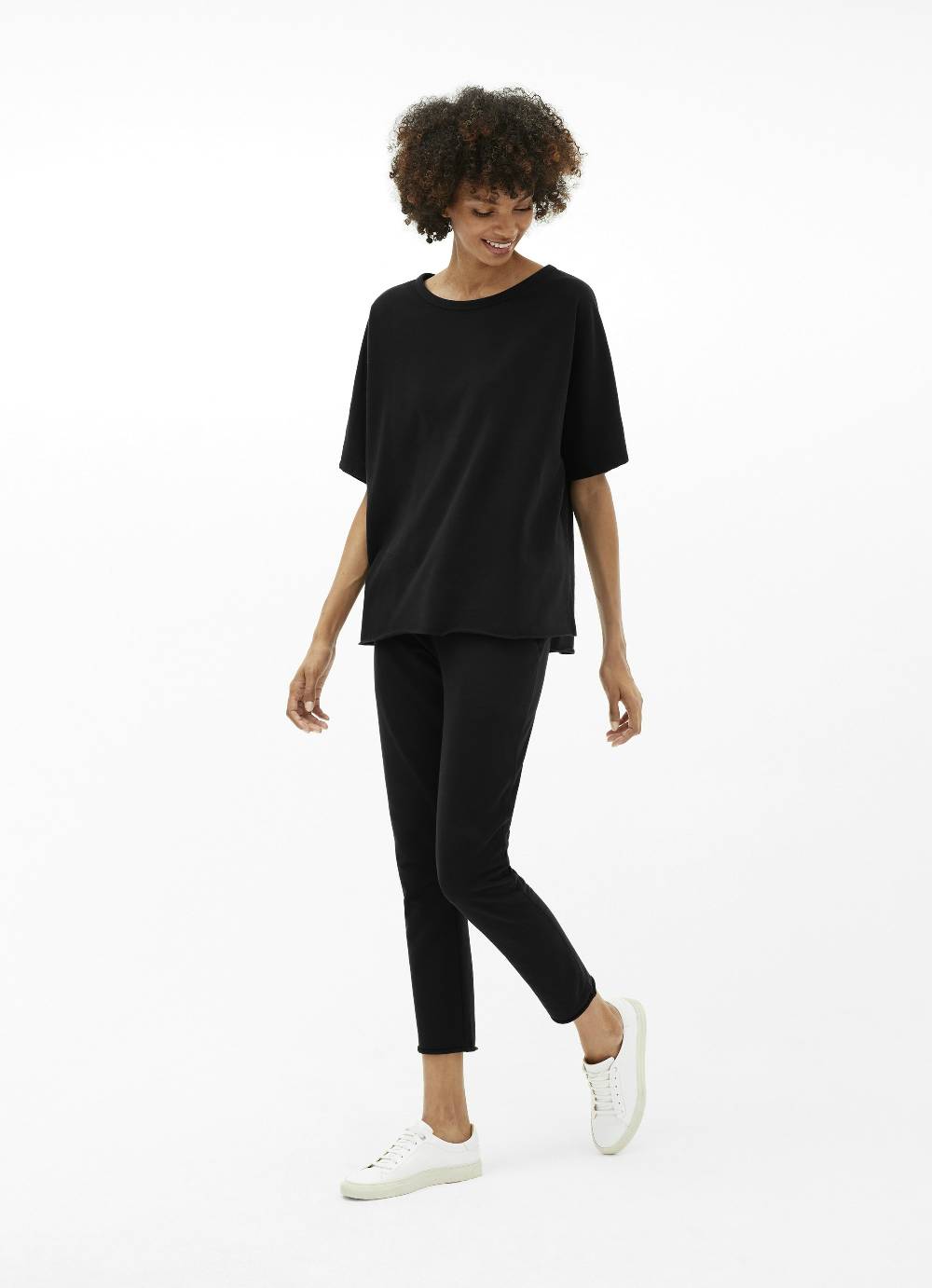 Juvia Oversized Sweat - Cape 50% Rabatt mit kostenlosem Versand