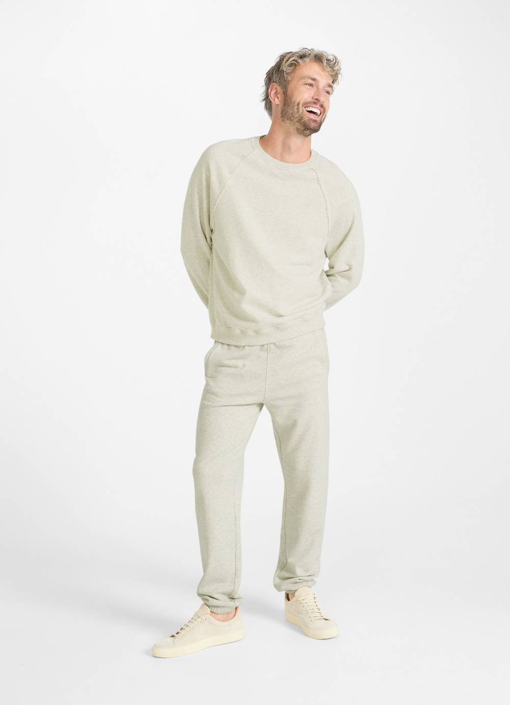 Juvia Sweatshirt Vierteljährliche Förderung