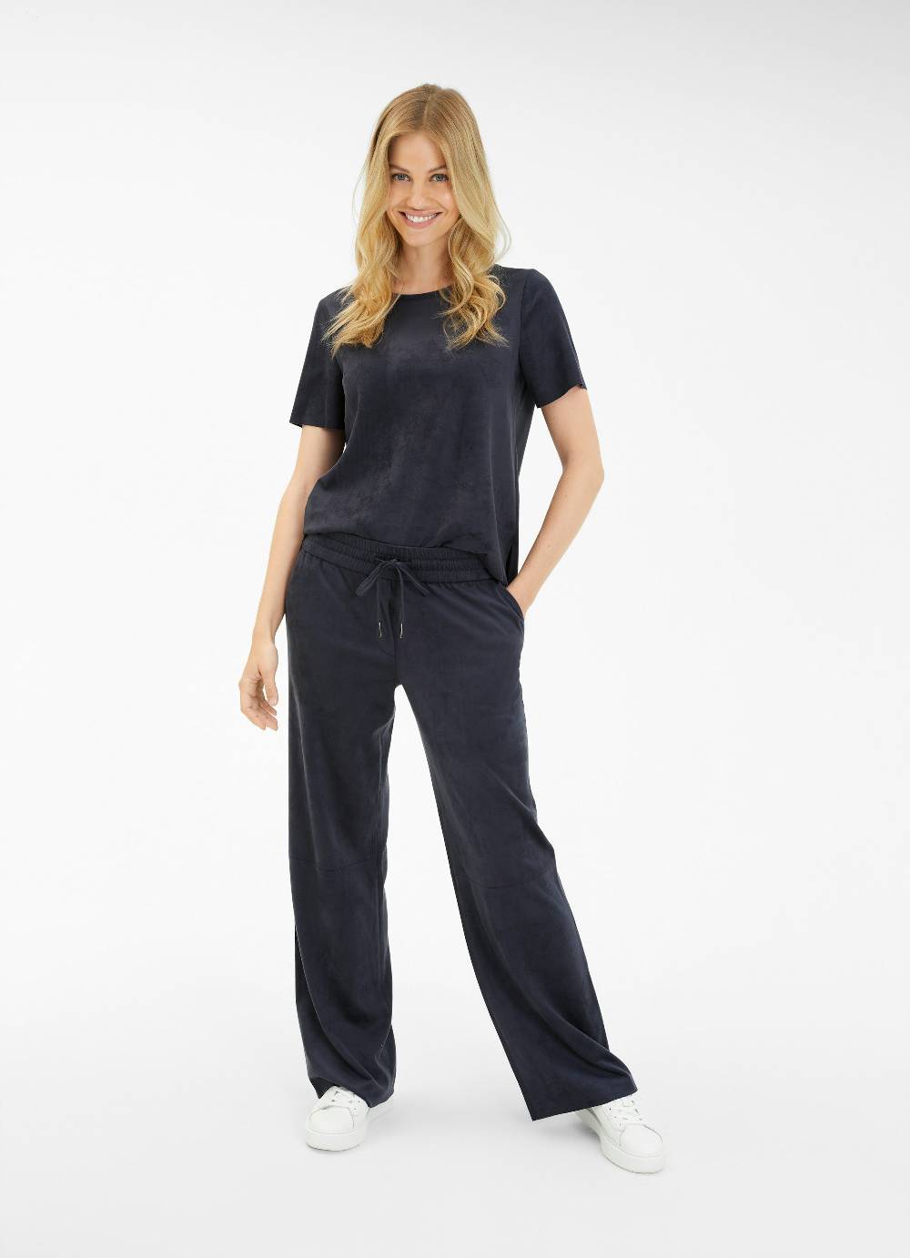 Juvia Tech Velours - Marlenehose Neueste Mode