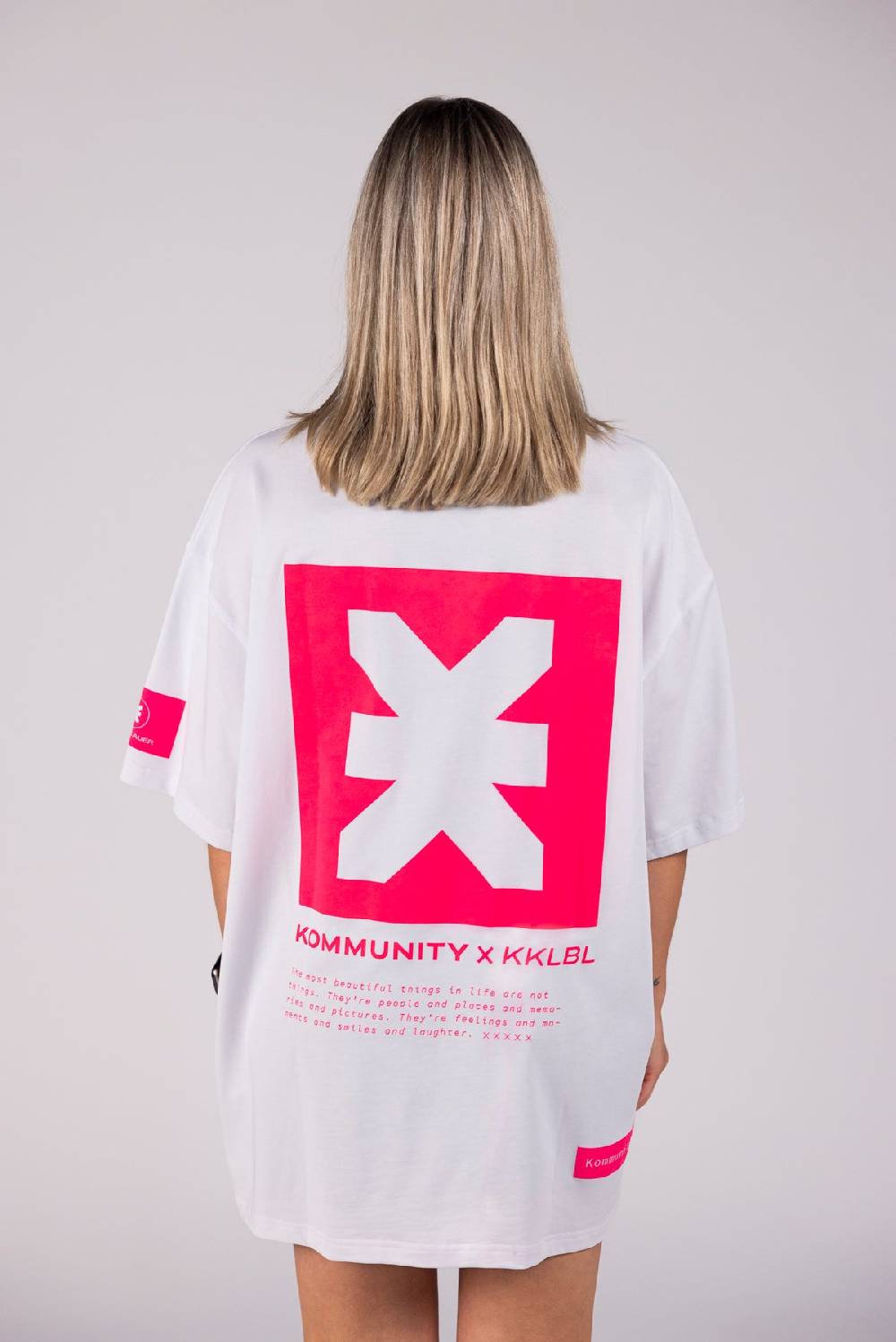 Karo Kauer PRE ORDER Kommunity T-Shirt Pink im Angebot