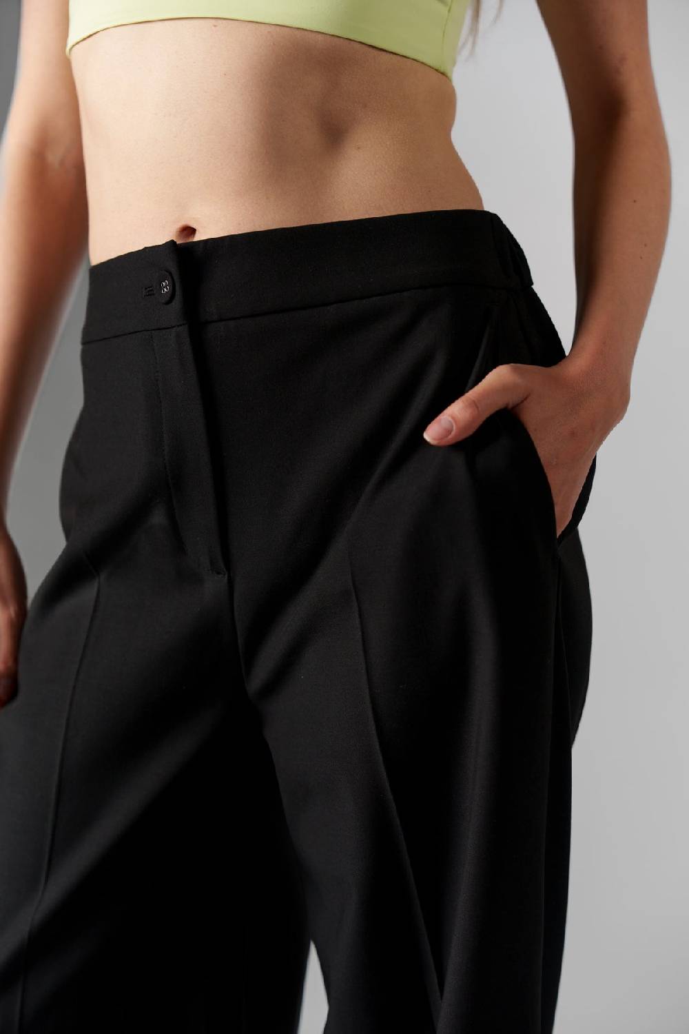 Karo Kauer Formal Pants Black Meist gekauft