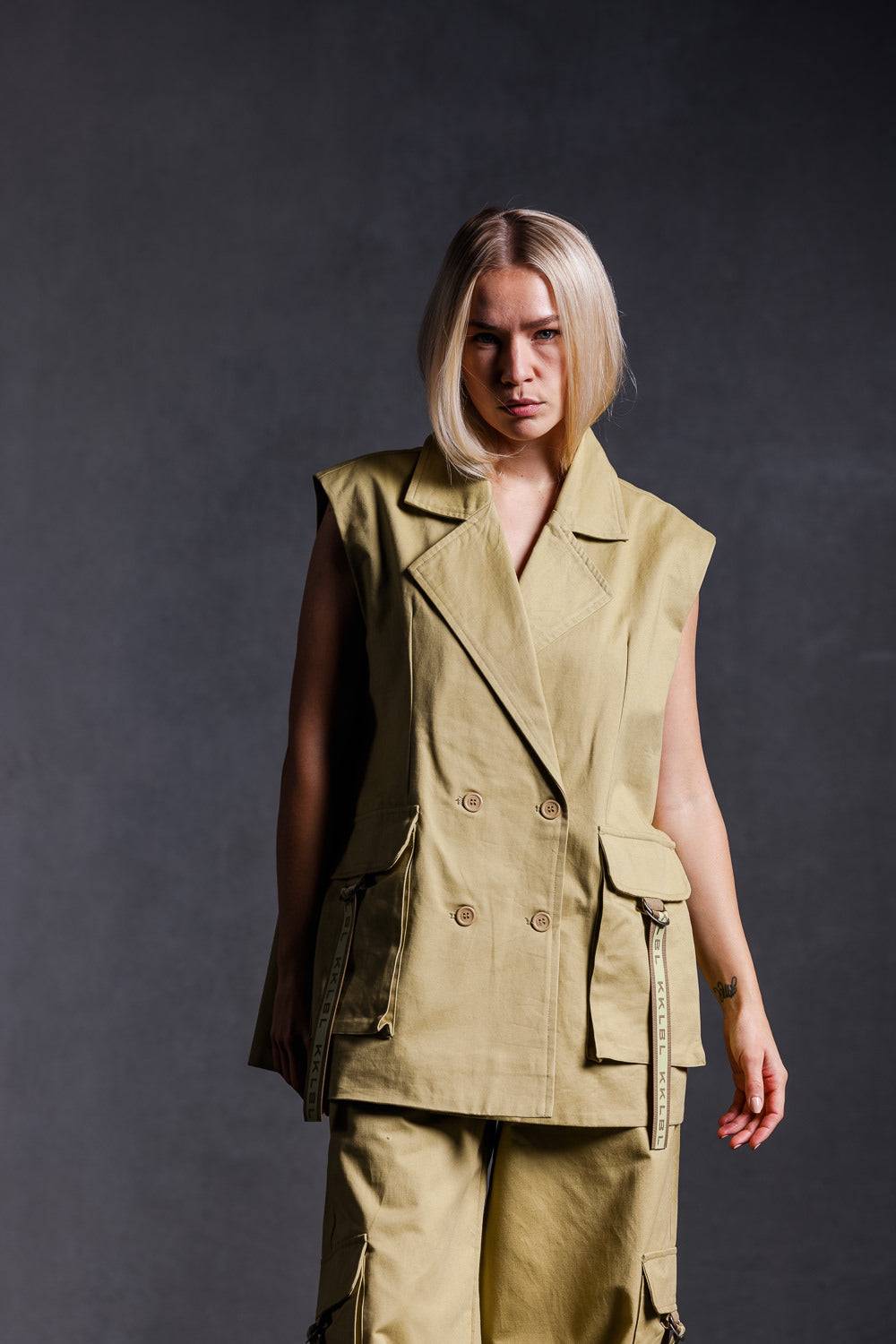 Karo Kauer Vest Khaki Angebote