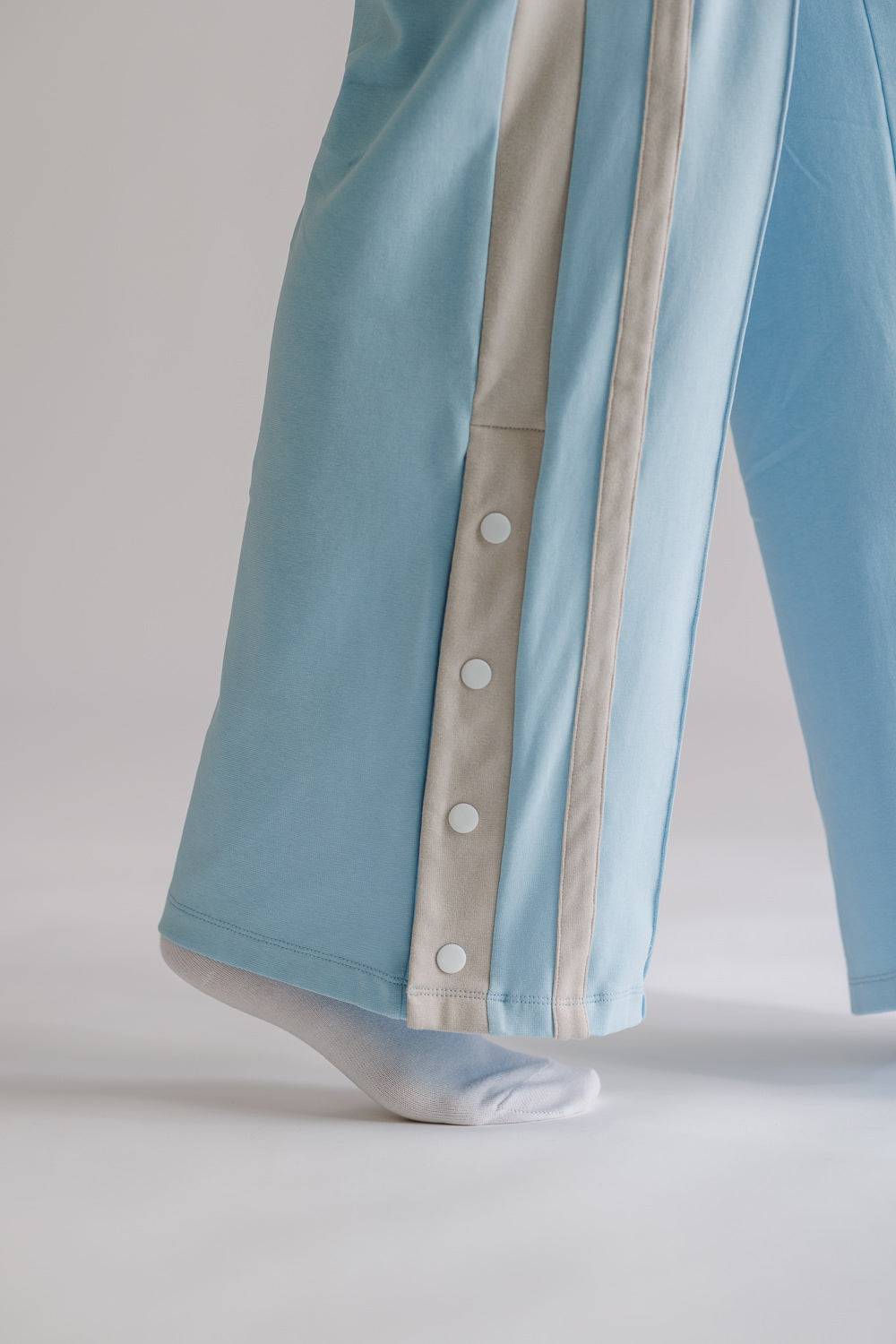 Karo Kauer Tracksuit Jersey Pants Light Blue im Angebot