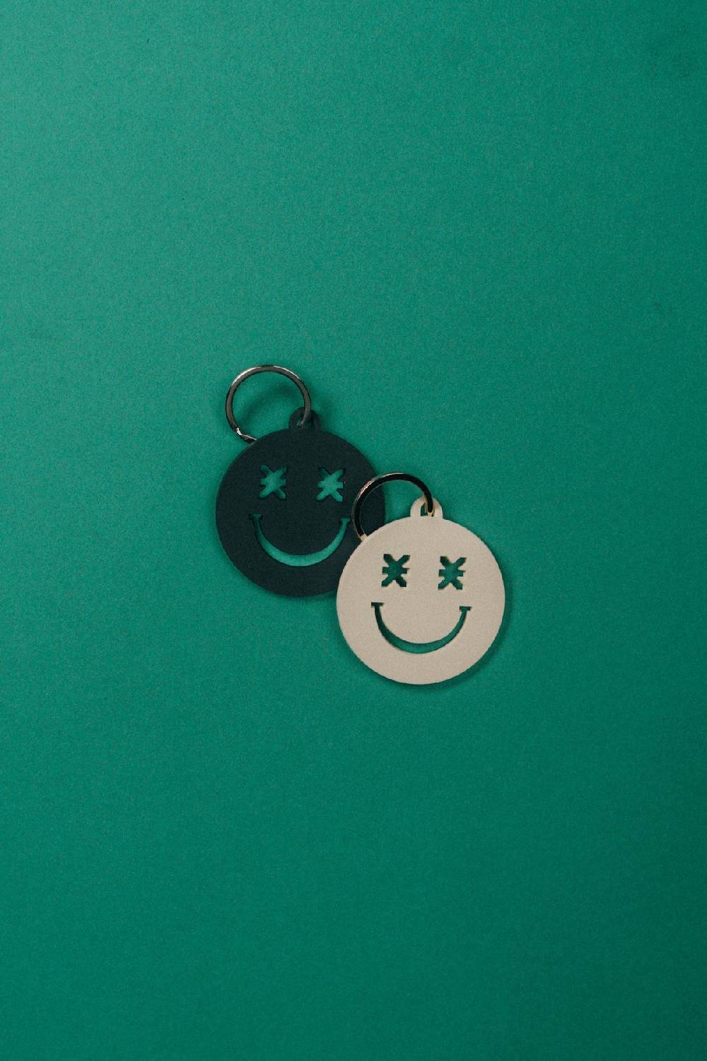 Karo Kauer Keychain Smiley Black Meist gekauft
