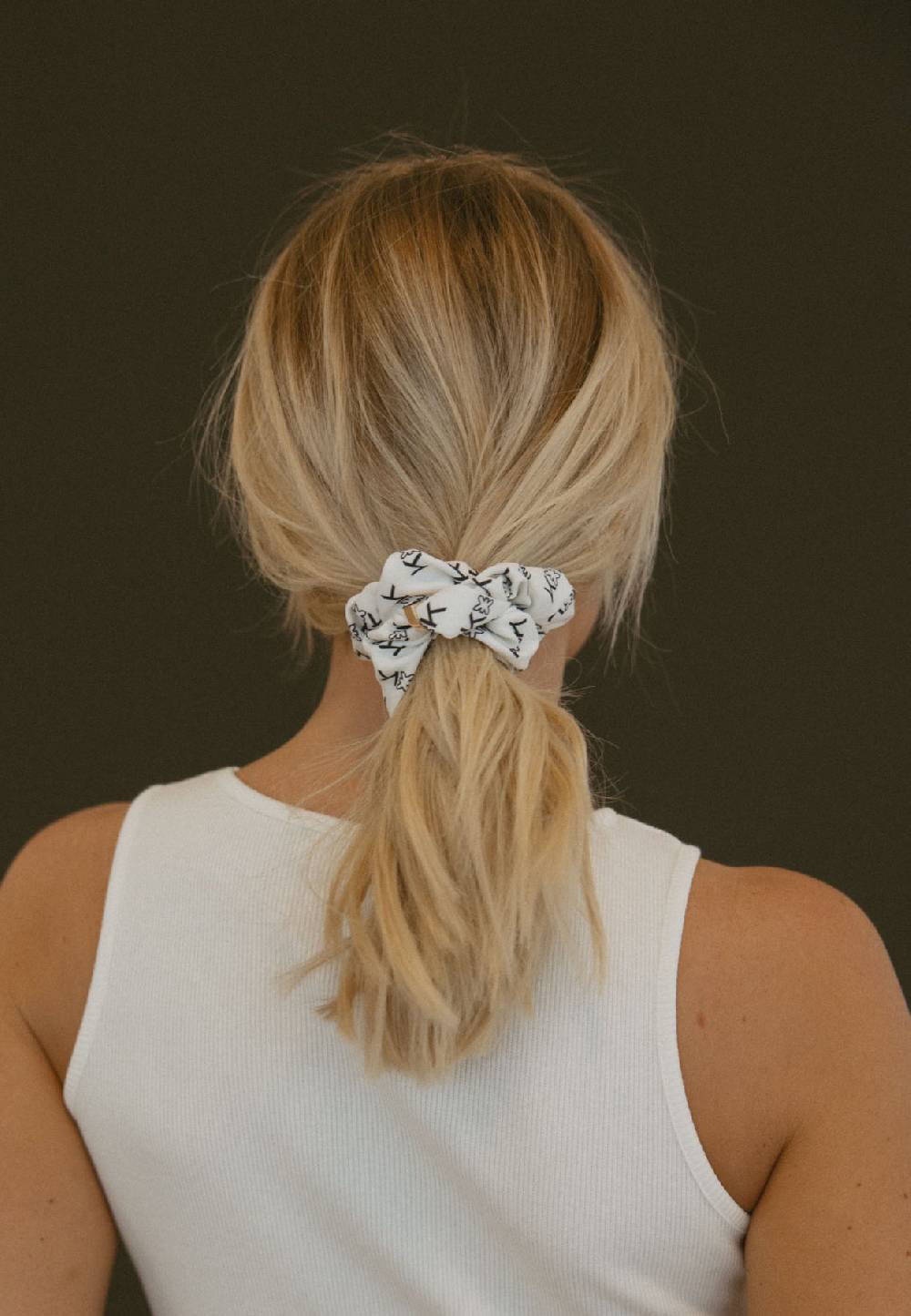 Karo Kauer Scrunchie White Meist gekauft