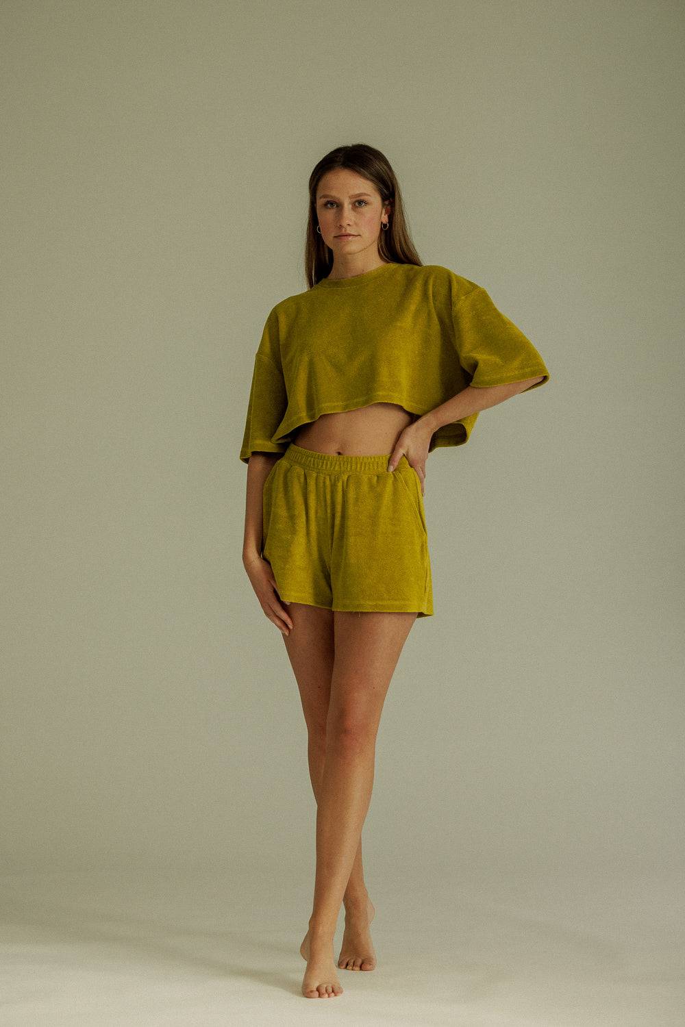 Karo Kauer Frottee T-Shirt Olive im Angebot