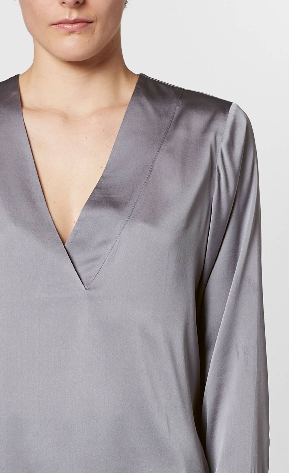 Kiefermann Cetina Seidensatinbluse mit V-Ausschnitt Angebote