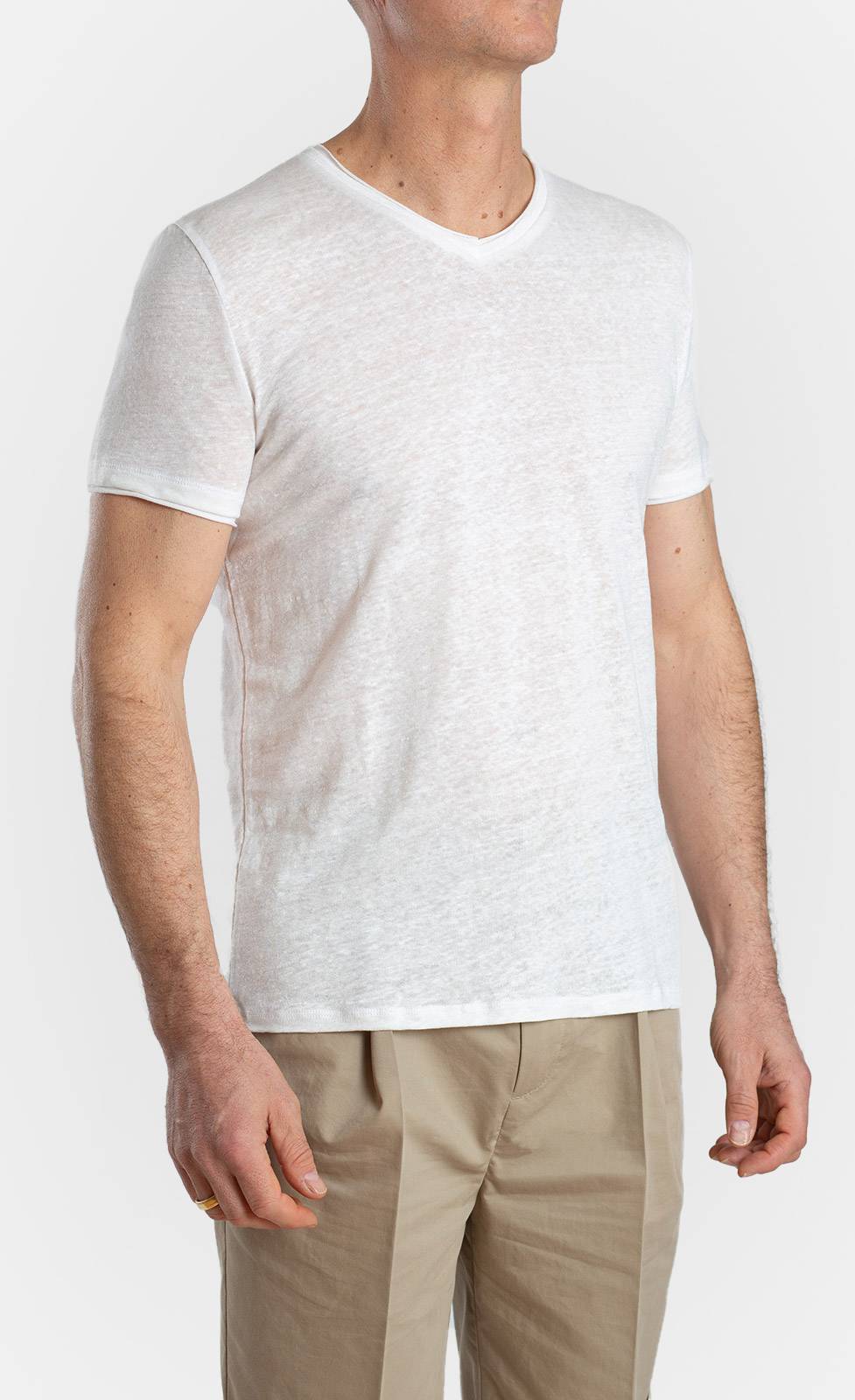 Kiefermann Flynn Leinen-T-Shirt mit V-Ausschnitt im Angebot