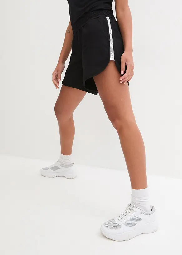 bpc bonprix collection Sport-Shorts mit Kontraststreifen Verkauf