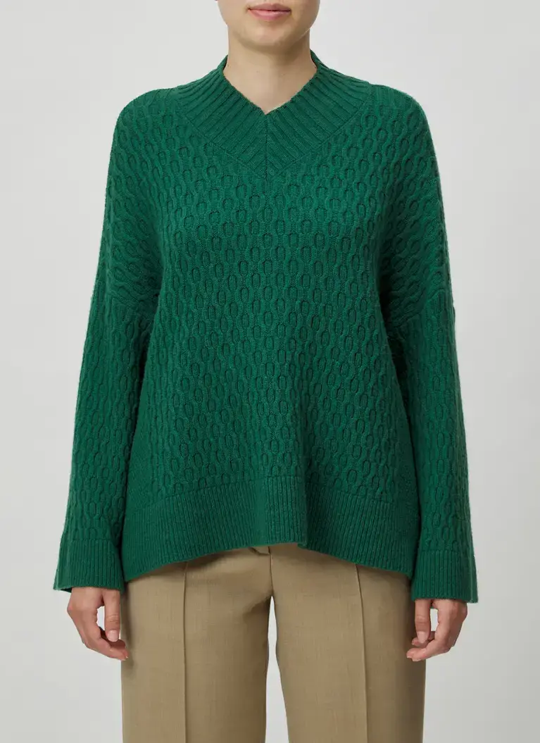 Maerz Muenchen V-Ausschnitt Pullover100% SchurwolleArt. Nr. 347700-285 Schlussverkauf