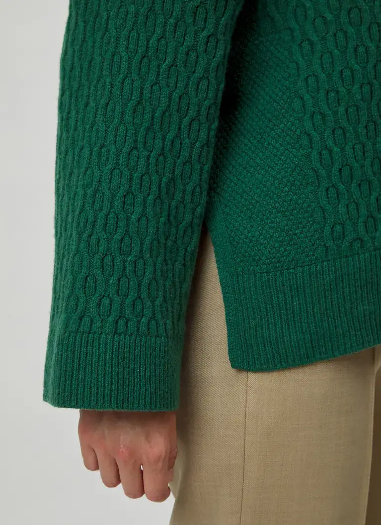Maerz Muenchen V-Ausschnitt Pullover100% SchurwolleArt. Nr. 347700-285 Schlussverkauf