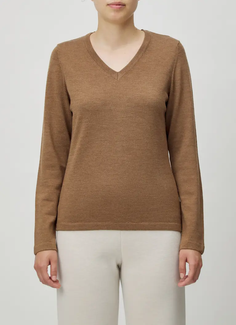 Maerz Muenchen V-Ausschnitt Pullover100% MerinowolleArt. Nr. 300000-107 im Angebot