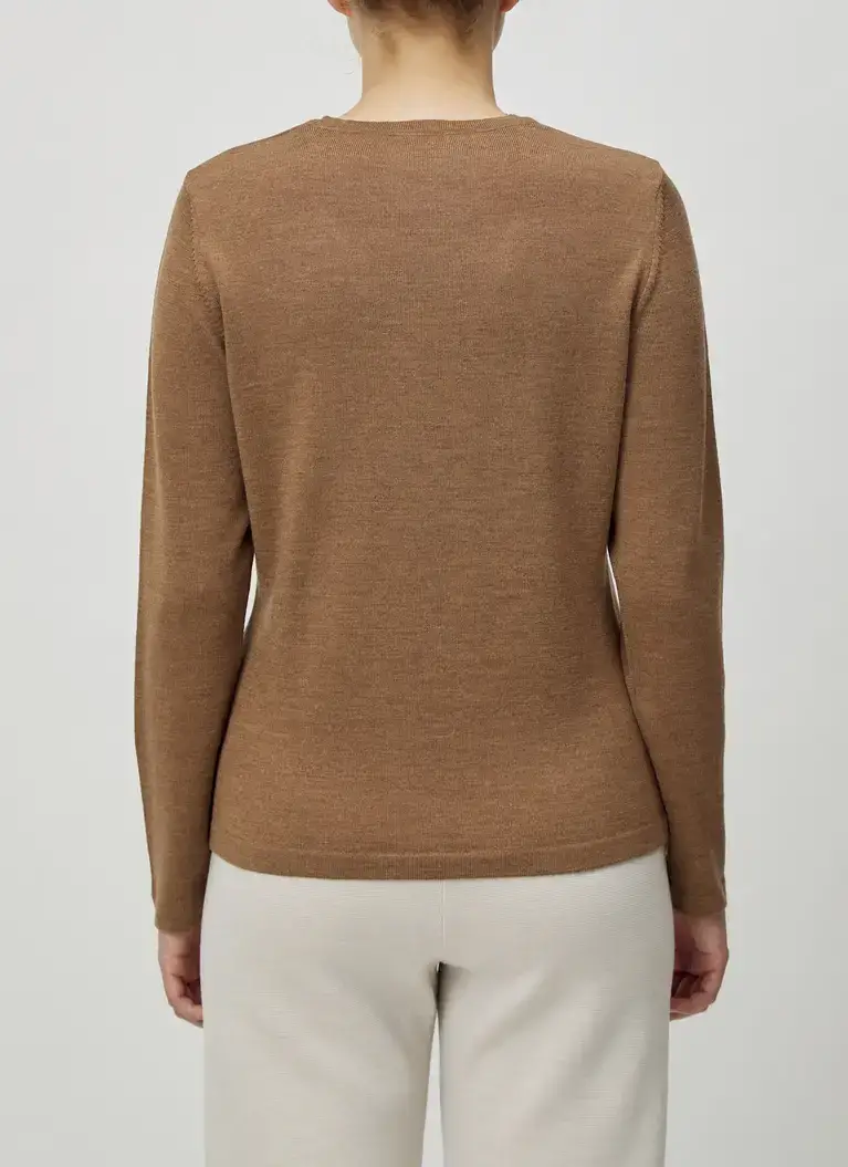Maerz Muenchen V-Ausschnitt Pullover100% MerinowolleArt. Nr. 300000-107 im Angebot