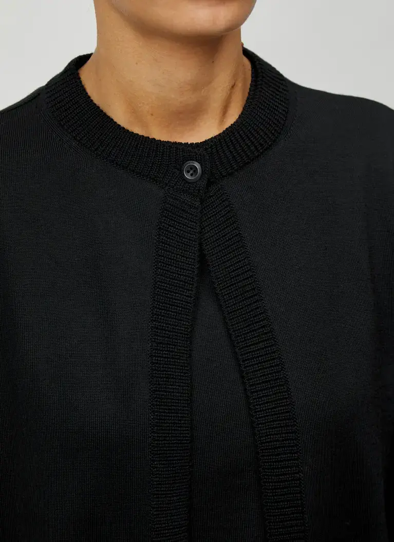 Maerz Muenchen Strickjacke100% MerinowolleArt. Nr. 259500-595 Meist gekauft