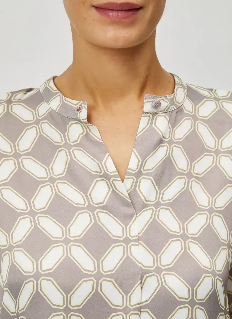 Maerz Muenchen Stehkragen-Bluse100% ViskoseArt. Nr. 153201-528 Schlussverkauf