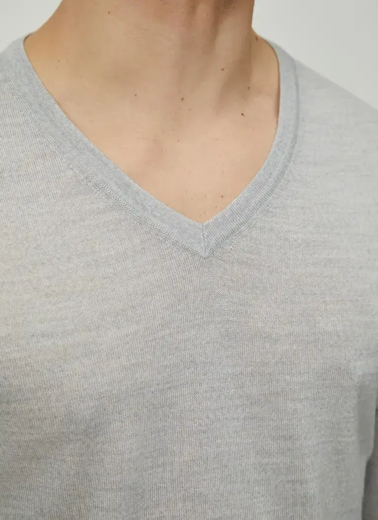 Maerz Muenchen V-Pullover100% MerinowolleArt. Nr. 403800-517 Angebote