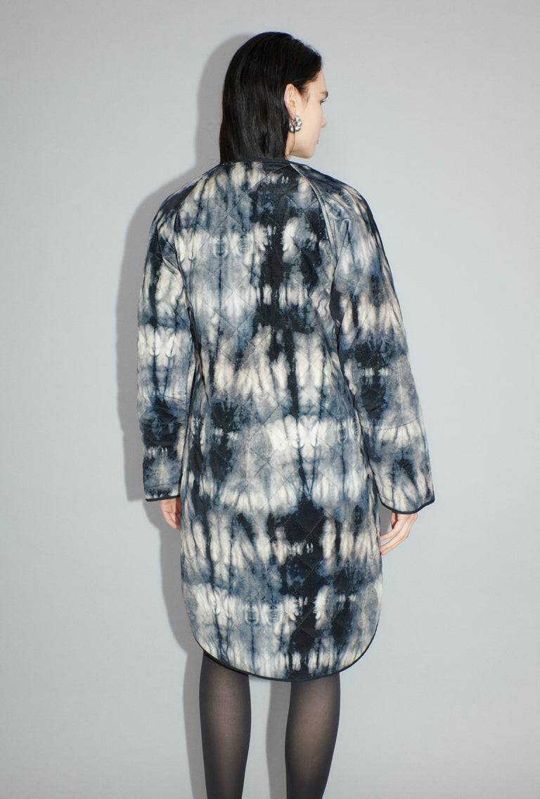 Odeeh Quilted Tie-Dye Mantel, Ink im Angebot