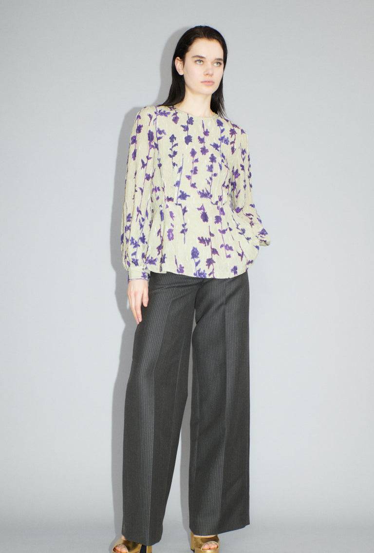 Odeeh Flower Items on Crushed Crepe Bluse, Almond Verkauf
