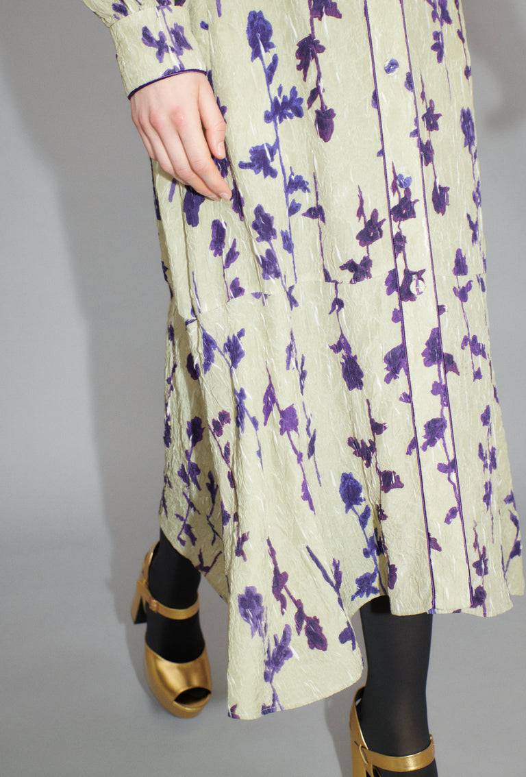 Odeeh Flower Items on Crushed Crepe Kleid, Almond Outlet