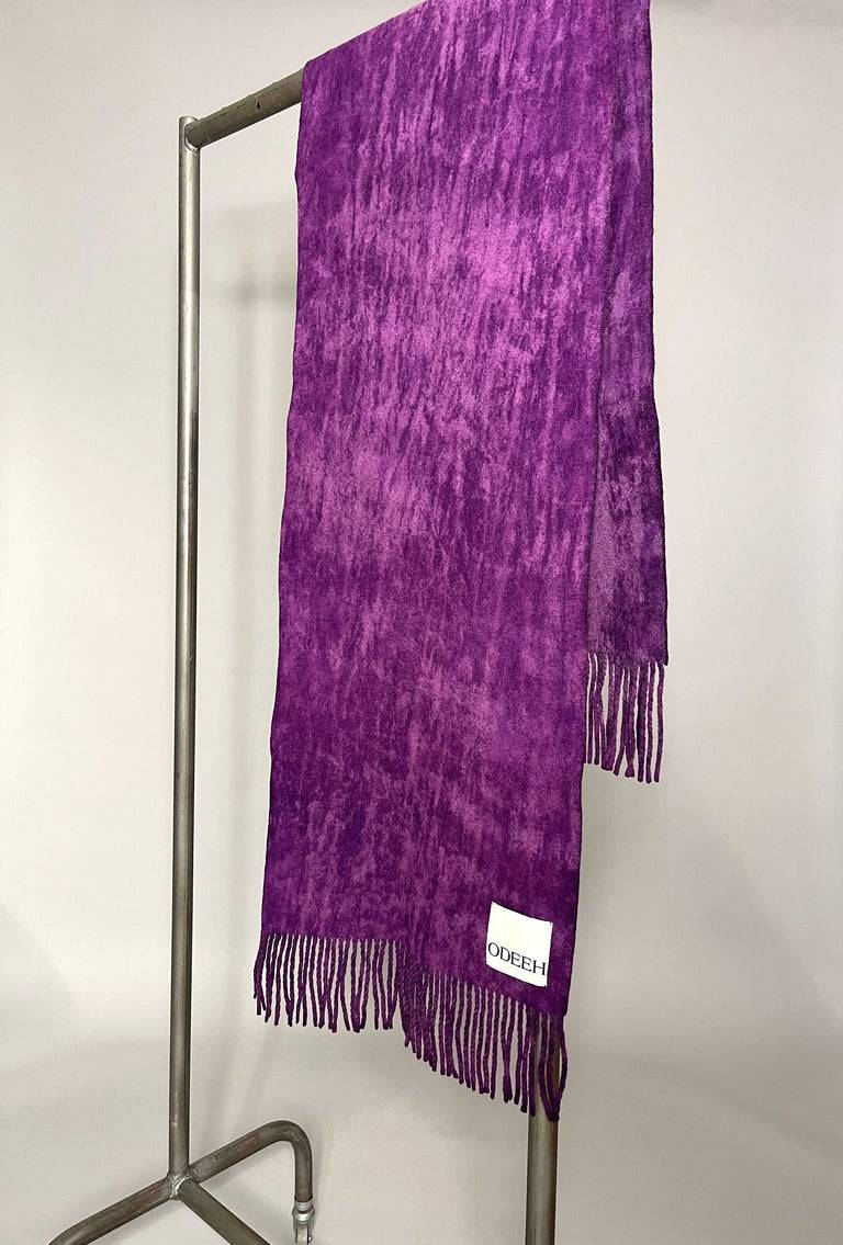Odeeh Cold Dyed Schal, Mulberry im Angebot