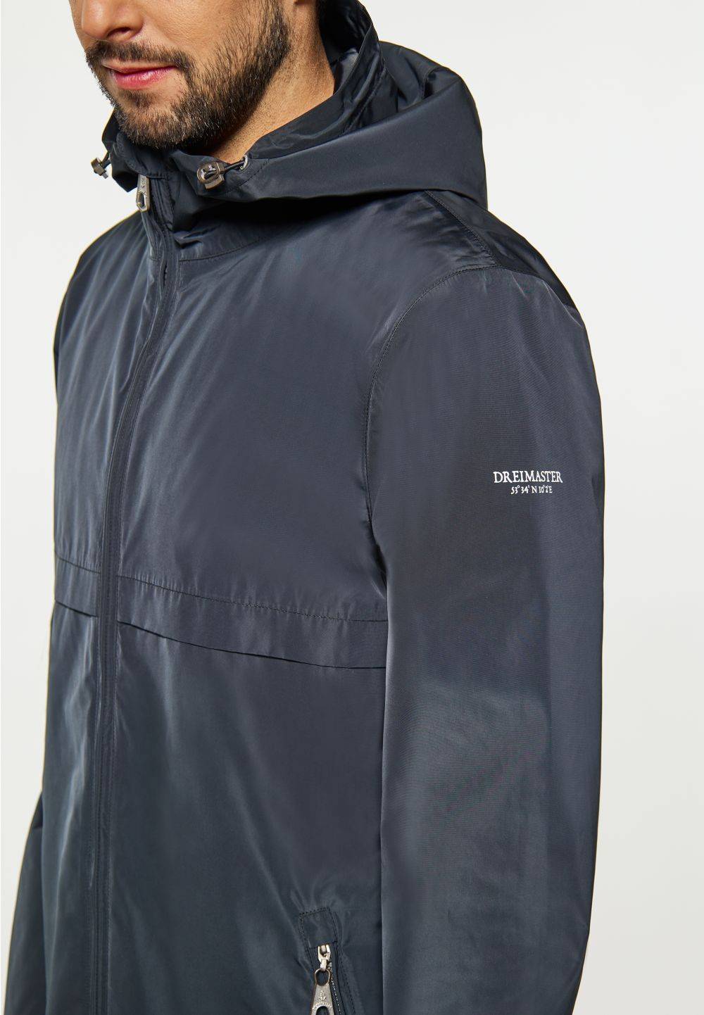 Schmuddelwedda DreiMaster Maritim Regenjacke aus recycelten Materialien im Angebot