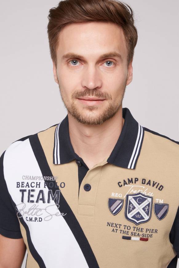 Soccx Pikee-Polo mit Color-Blocking und Artworks tan Online