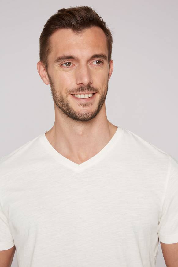 Soccx Basic T-Shirt mit V-Ausschnitt ivory im Angebot