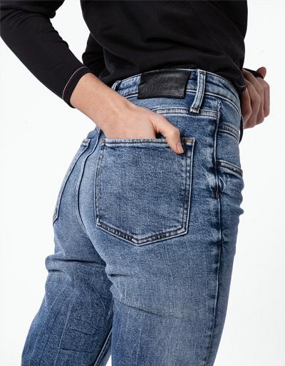 Tommy Hilfiger Jeans im Tapered Fit Lagerräumung