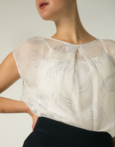 JOOP Bluse in floralem Dessin Kauf eins, bekomm eins gratis
