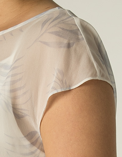 JOOP Bluse in floralem Dessin Kauf eins, bekomm eins gratis
